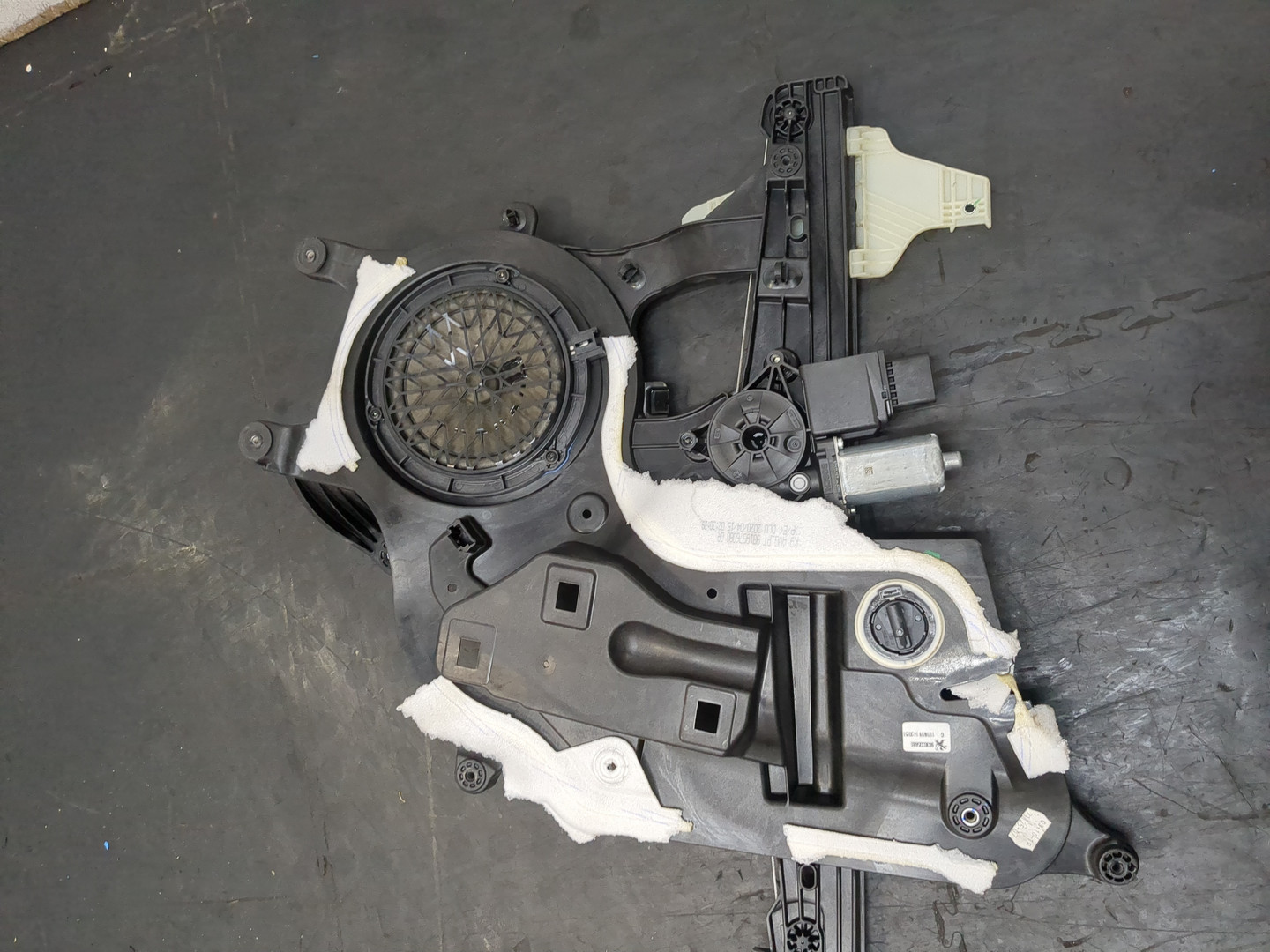 Стеклоподъемник электр. передний левый