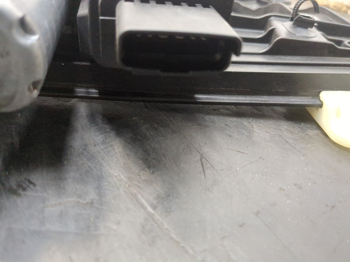 Стеклоподъемник электр. передний левый