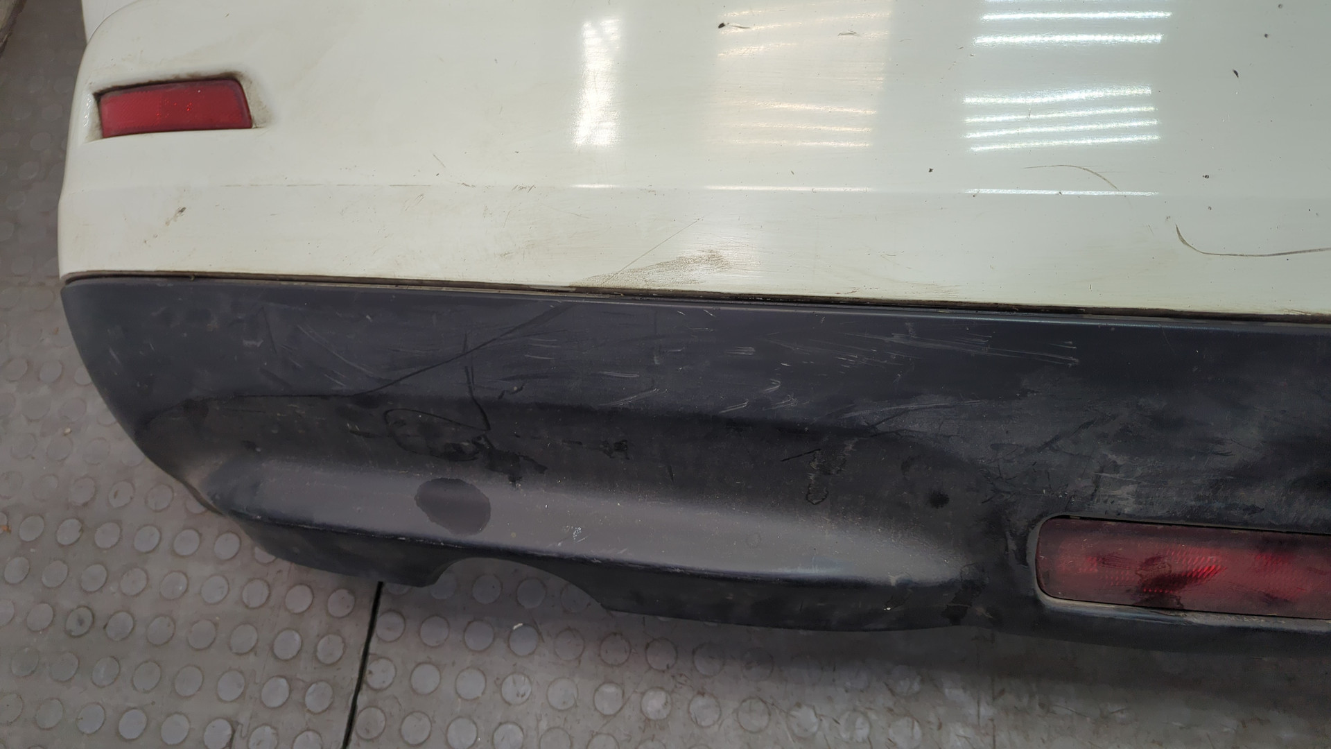 Бампер задний