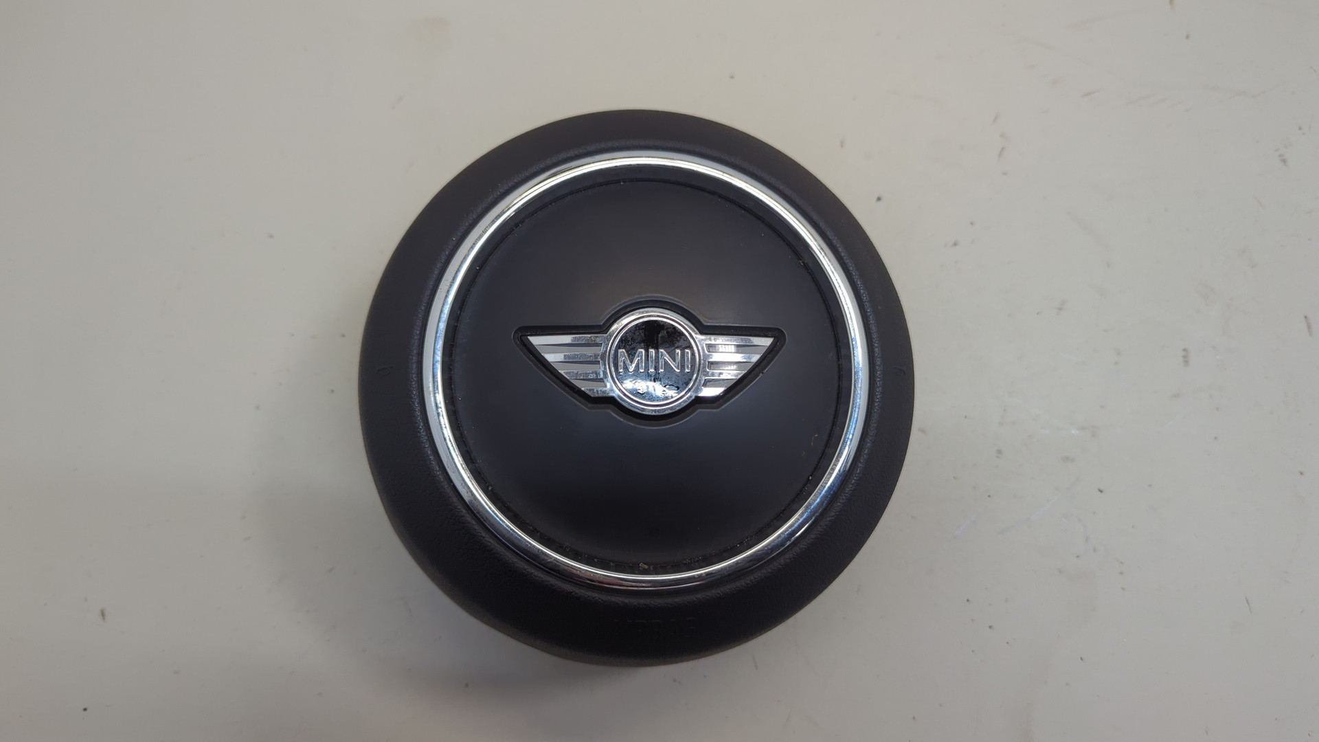 Подушка безопасности в рулевое колесо