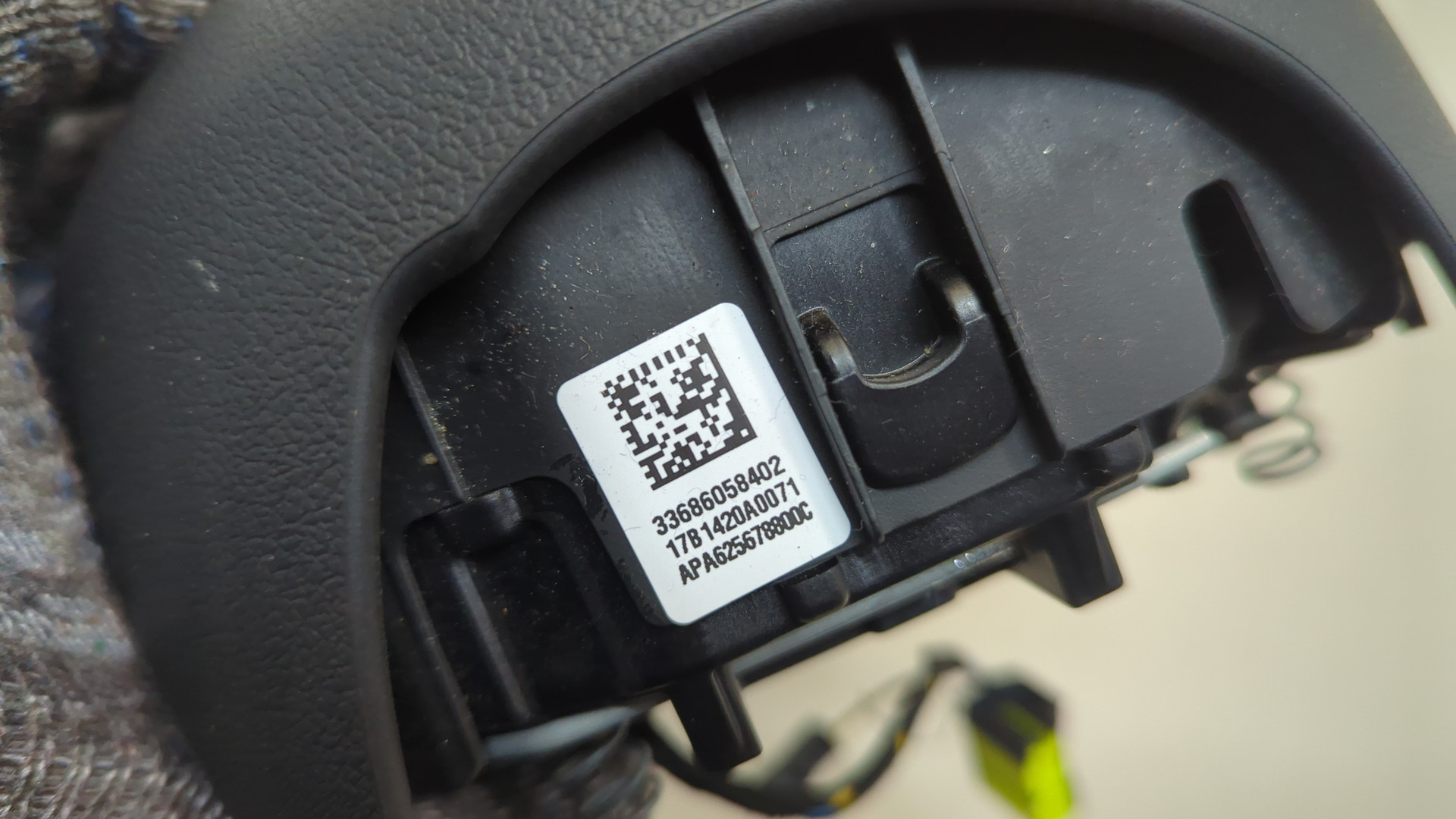 Подушка безопасности в рулевое колесо