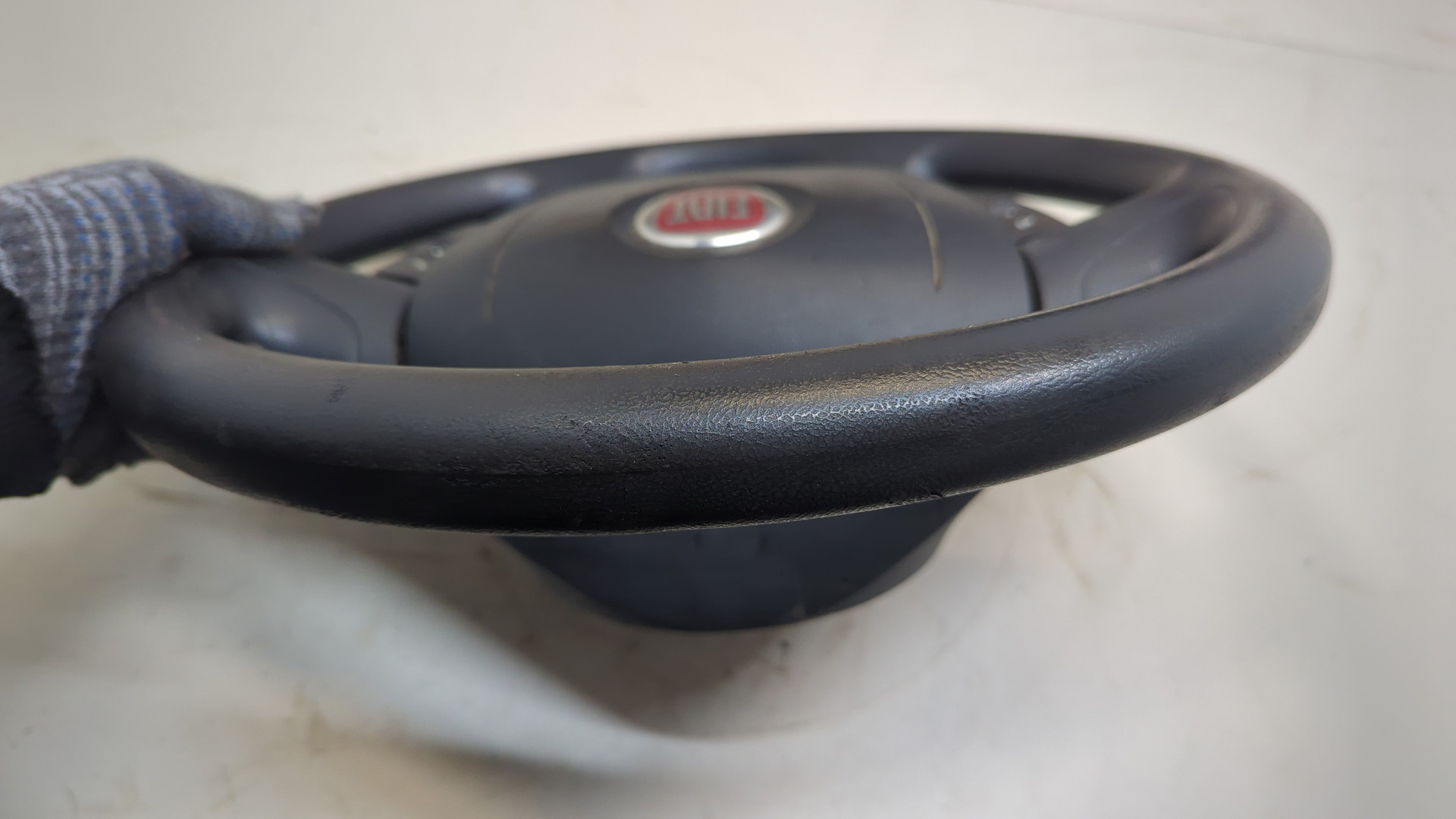 Рулевое колесо (руль)