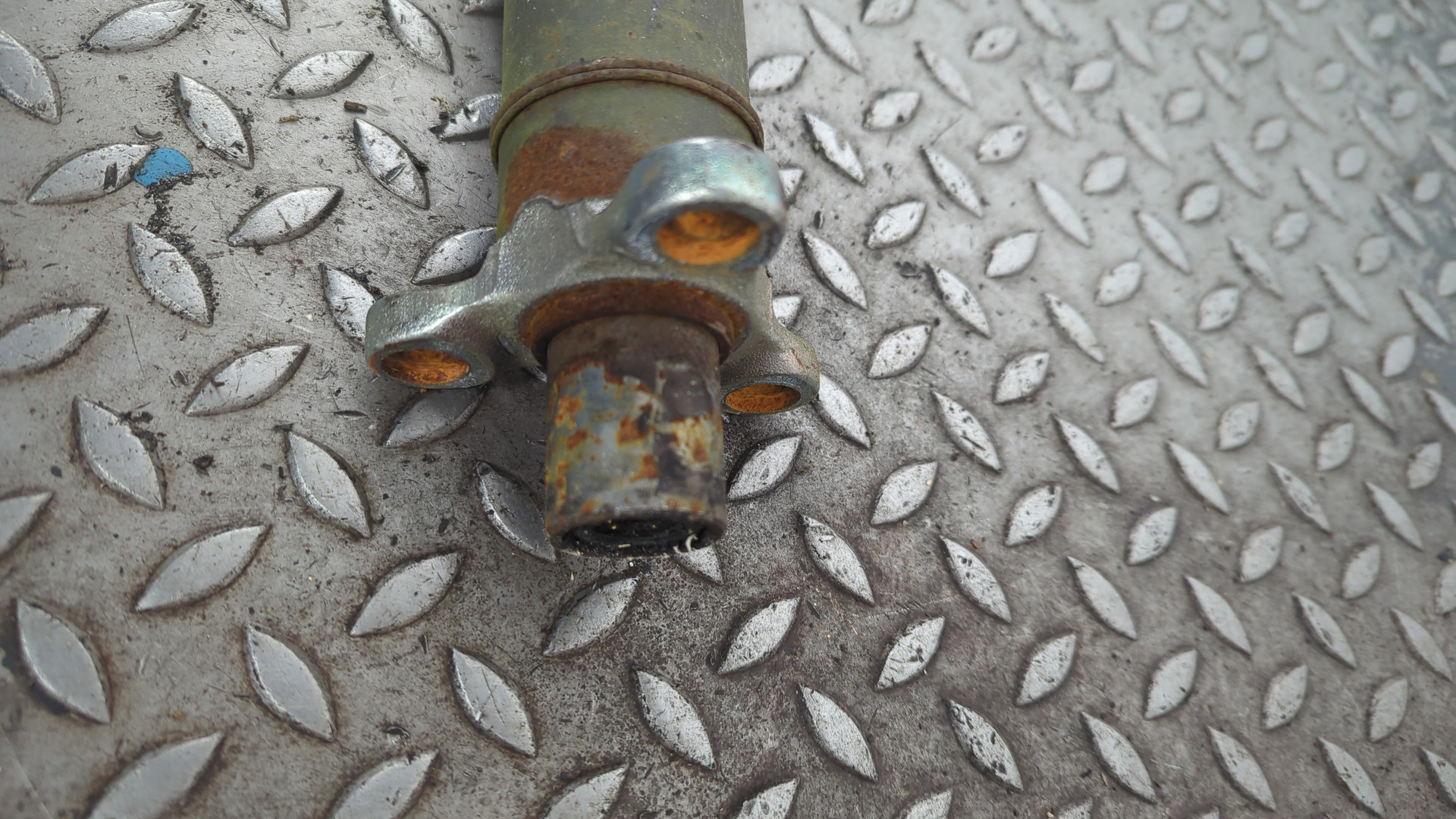 Вал карданный задний