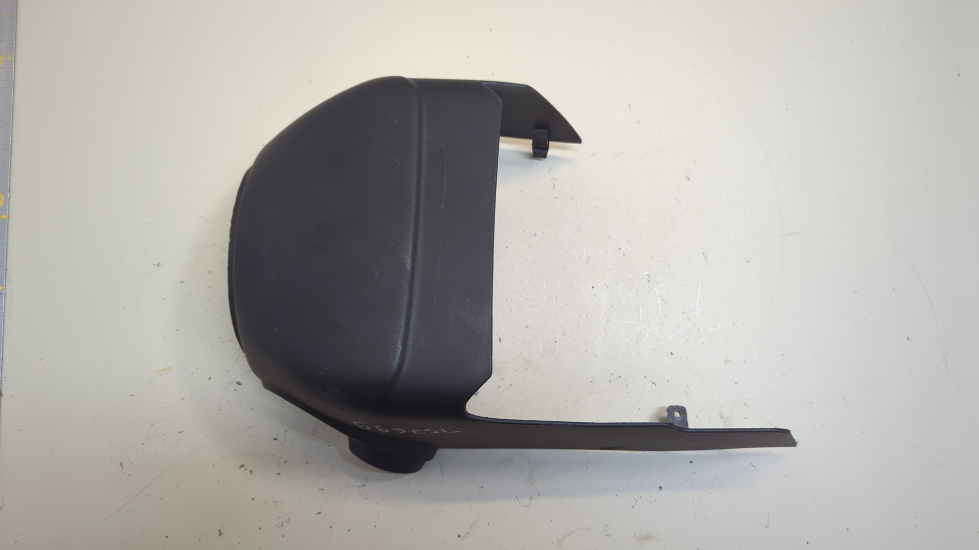 Кожух рулевой колонки