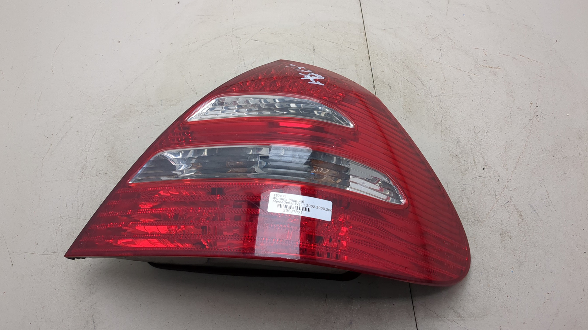Фонарь задний правый
