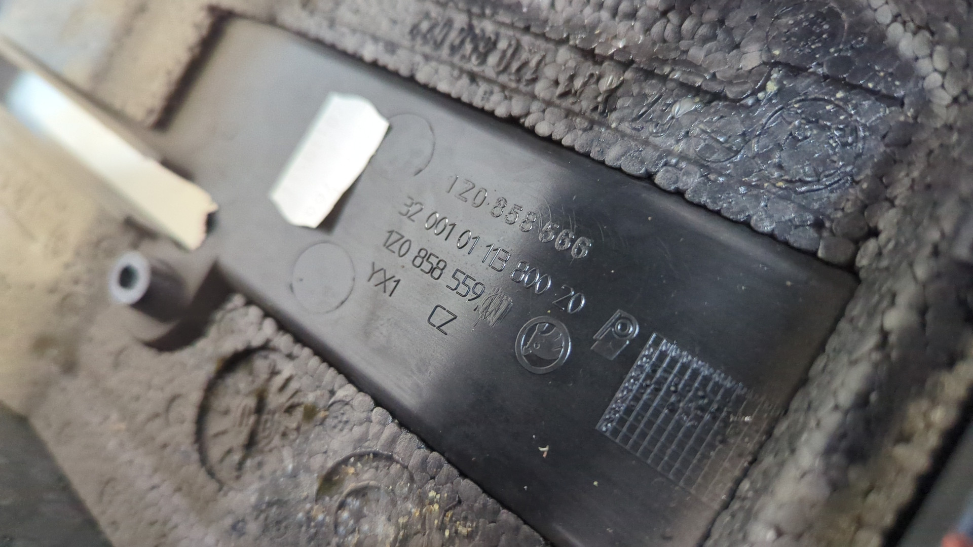 Кожух рулевой колонки