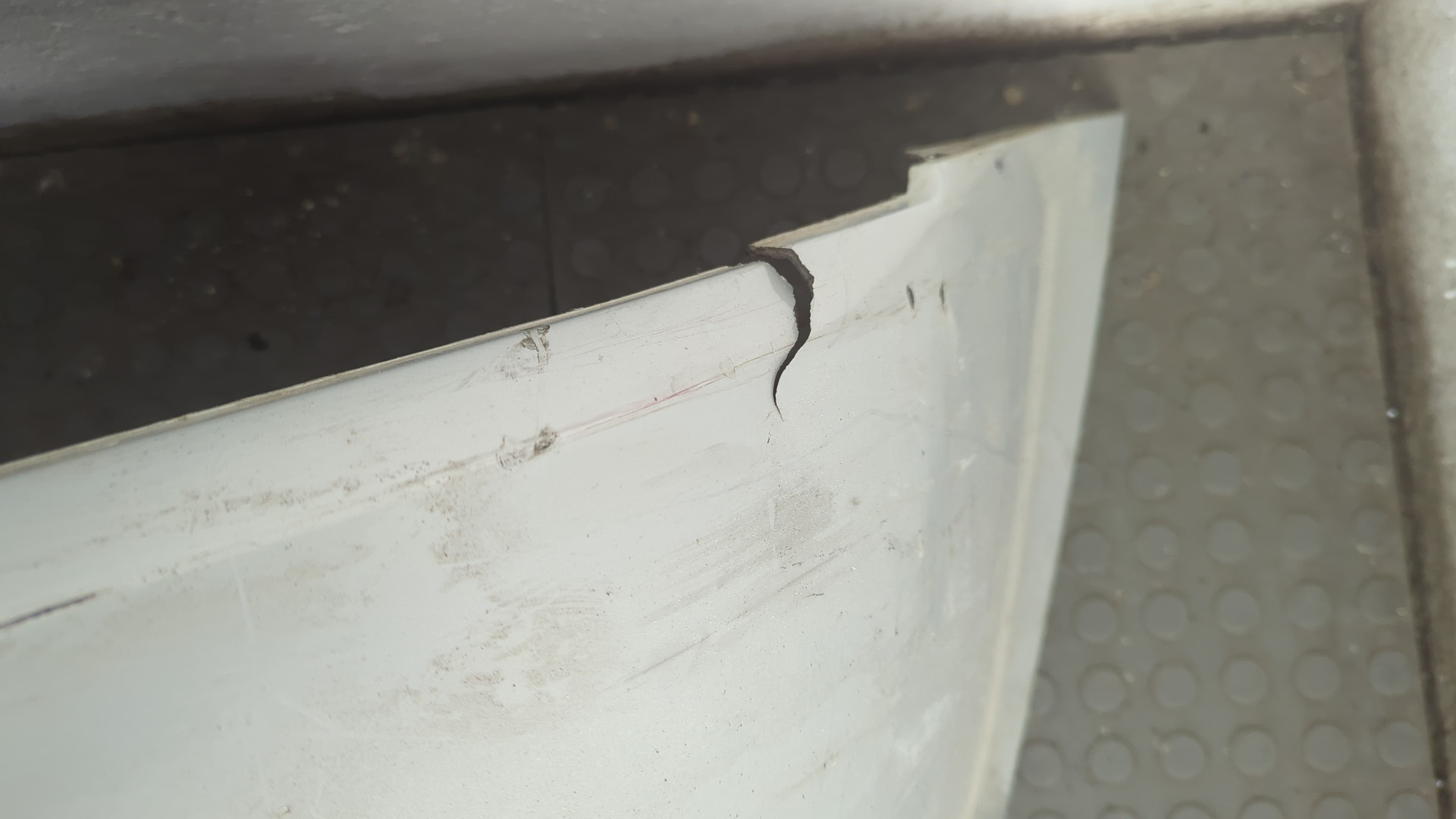 Бампер передний