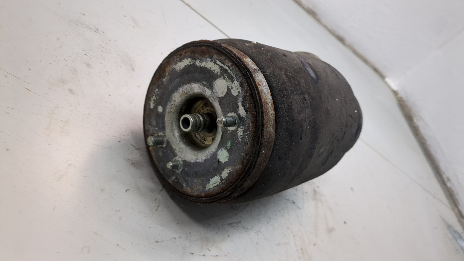 Амортизатор задний (стойка)