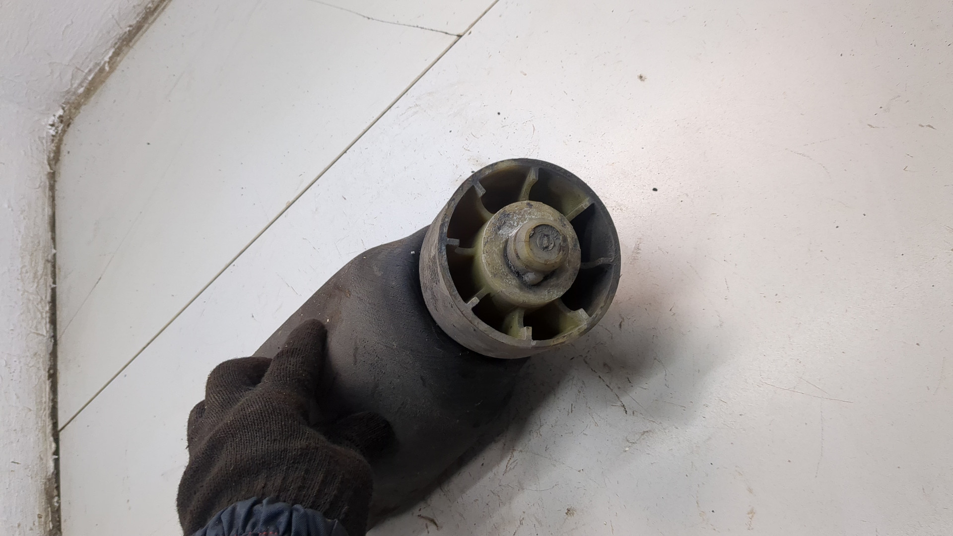 Амортизатор задний (стойка)