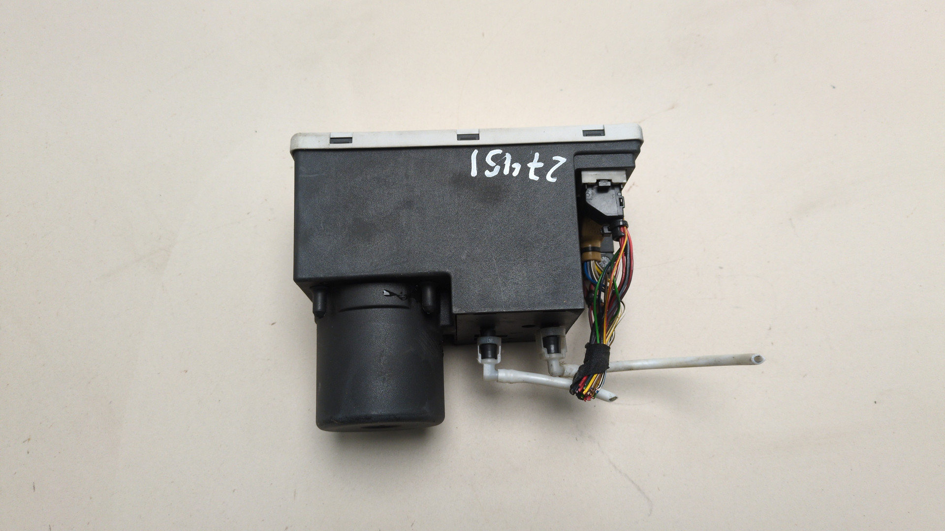 Вакуумное устройство системы центрального замка