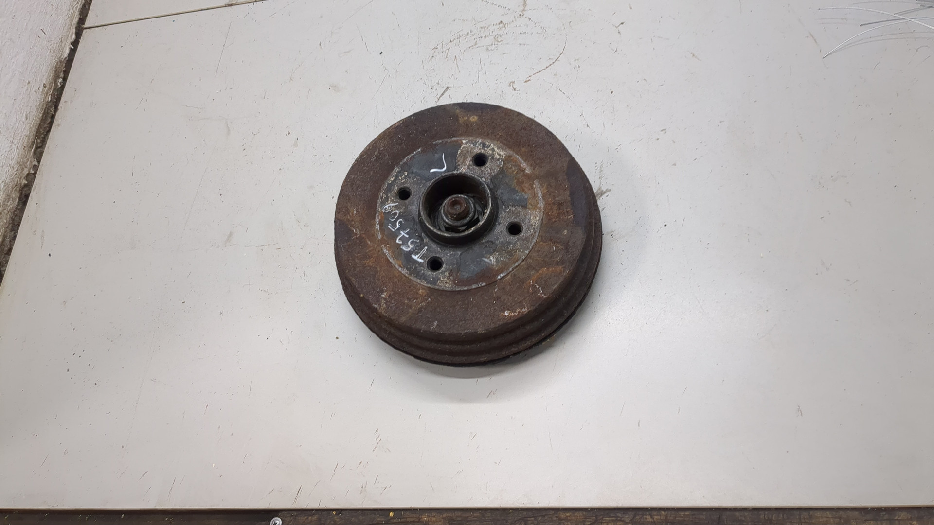 Кулак поворотный задний левый