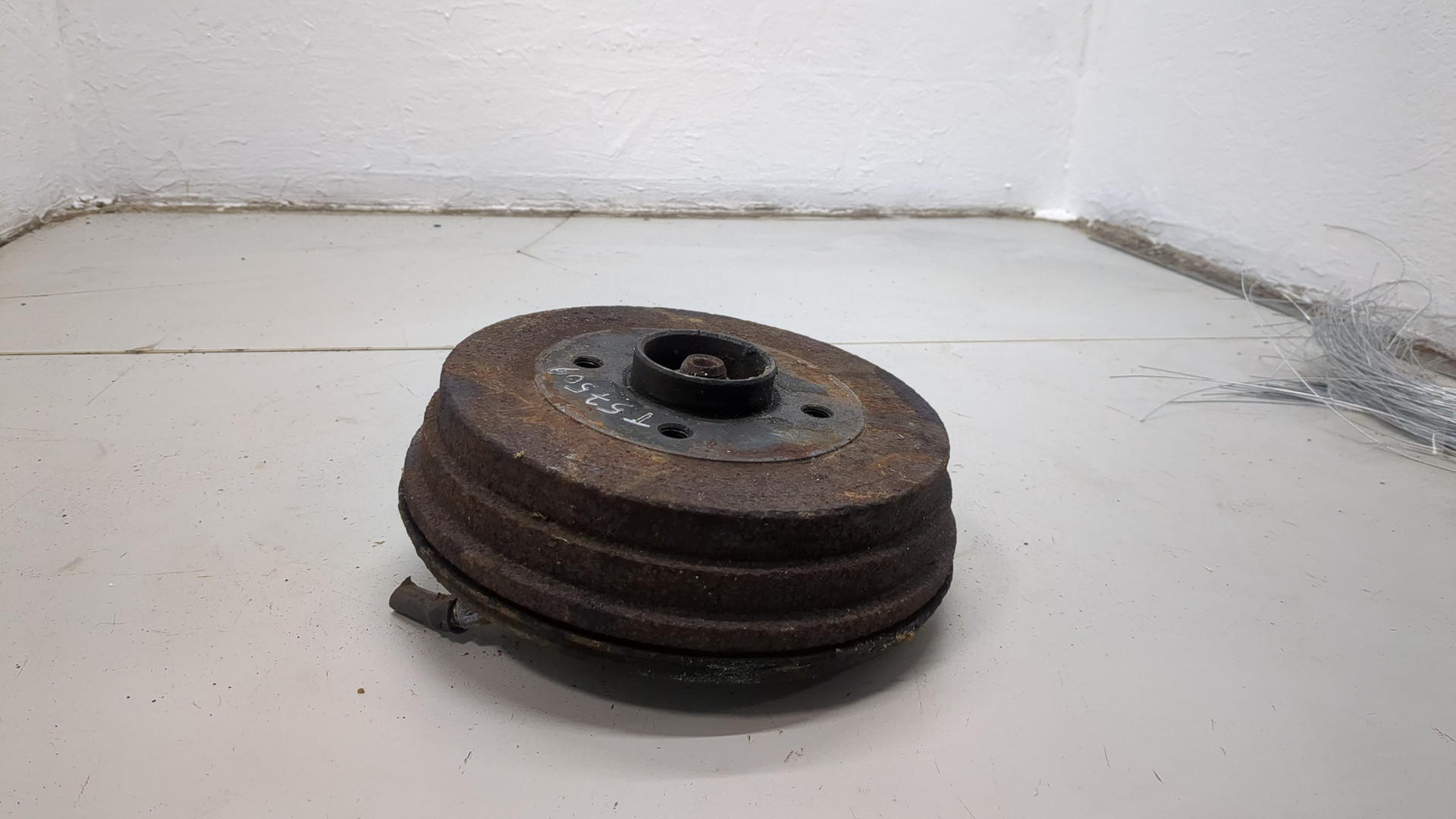 Кулак поворотный задний левый