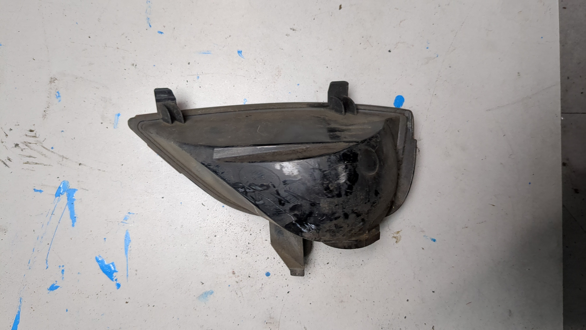 Фара противотуманная левая