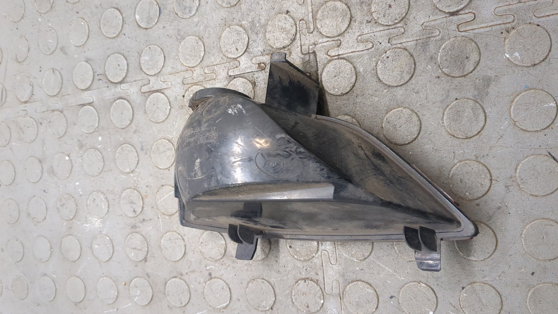 Фара противотуманная левая