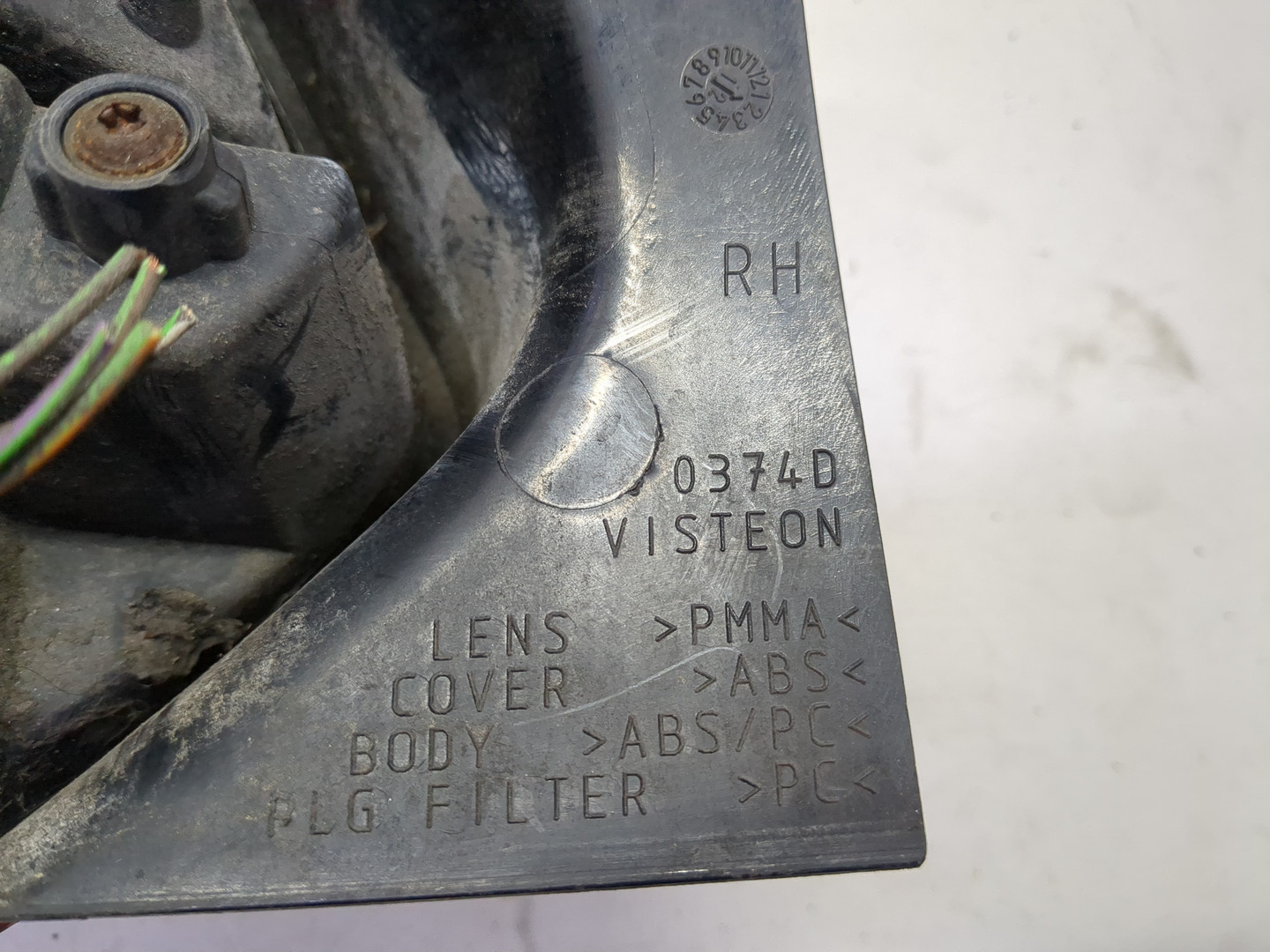 Фонарь задний правый