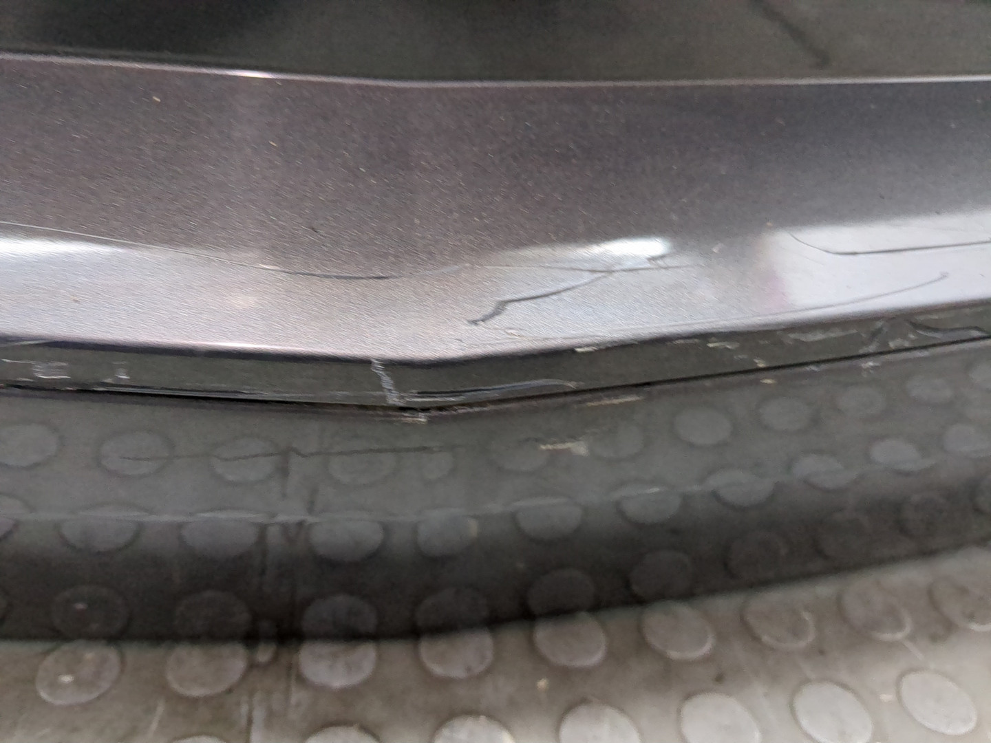 Дверь багажника