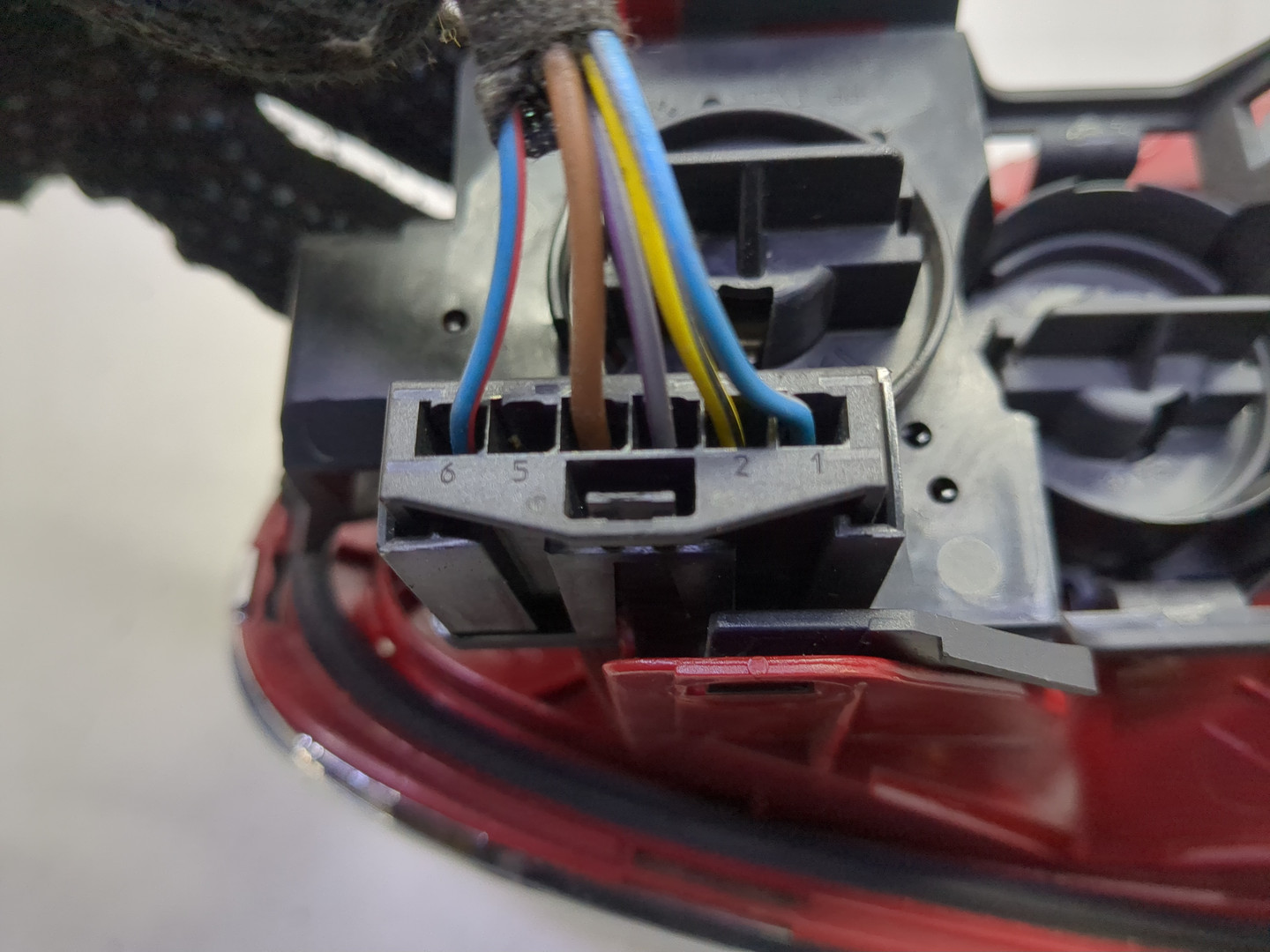 Фонарь задний правый