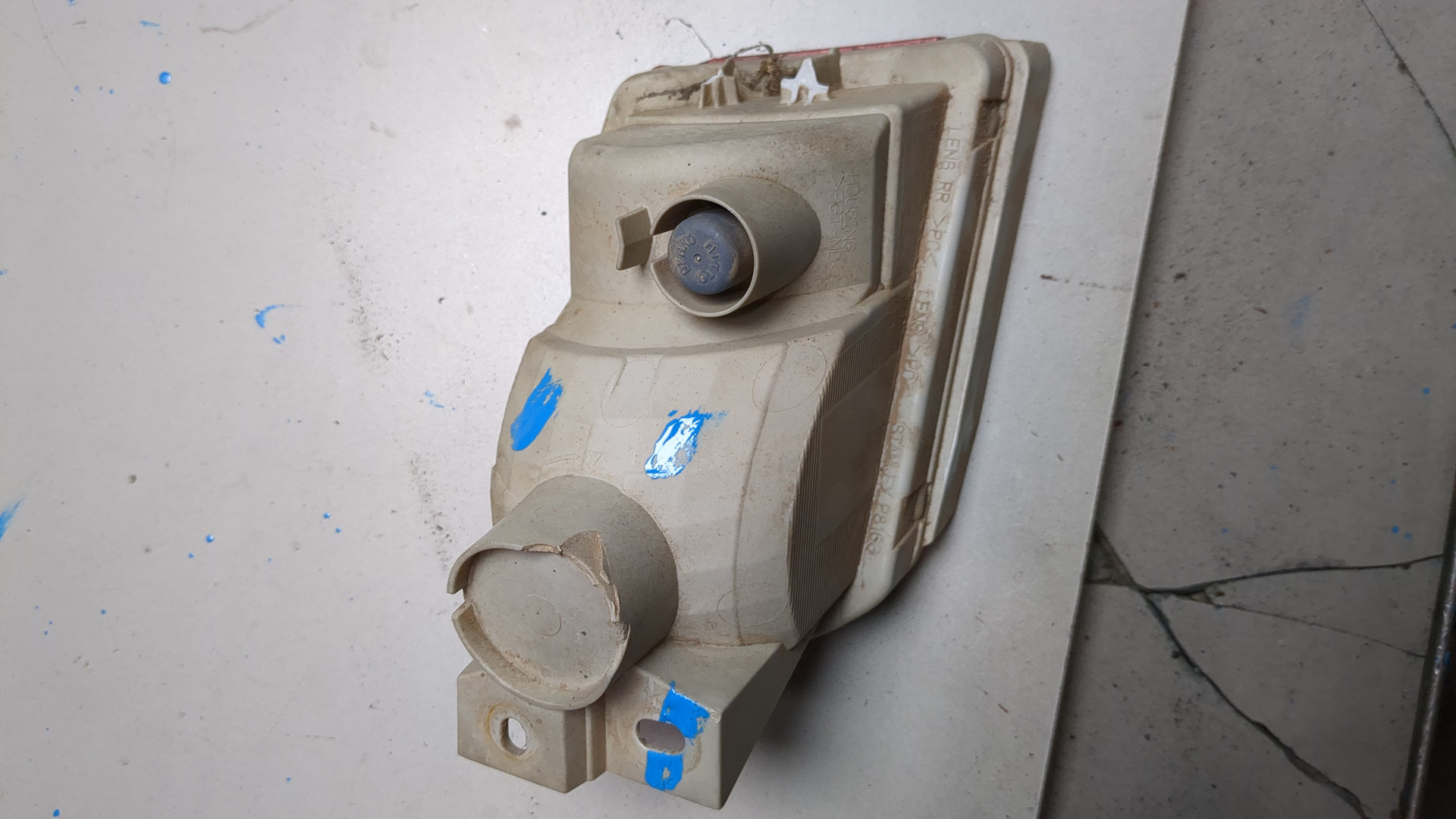 Фара противотуманная левая