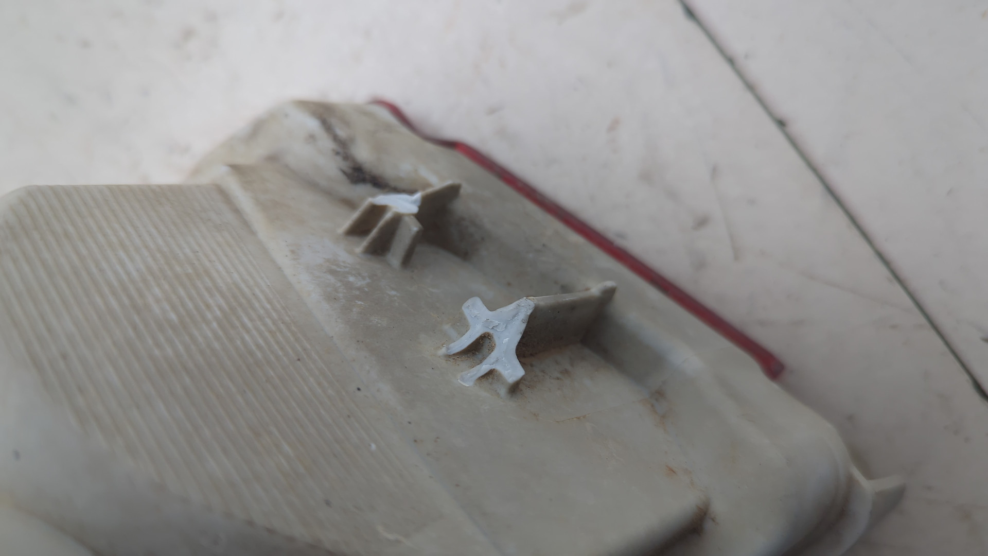 Фара противотуманная левая