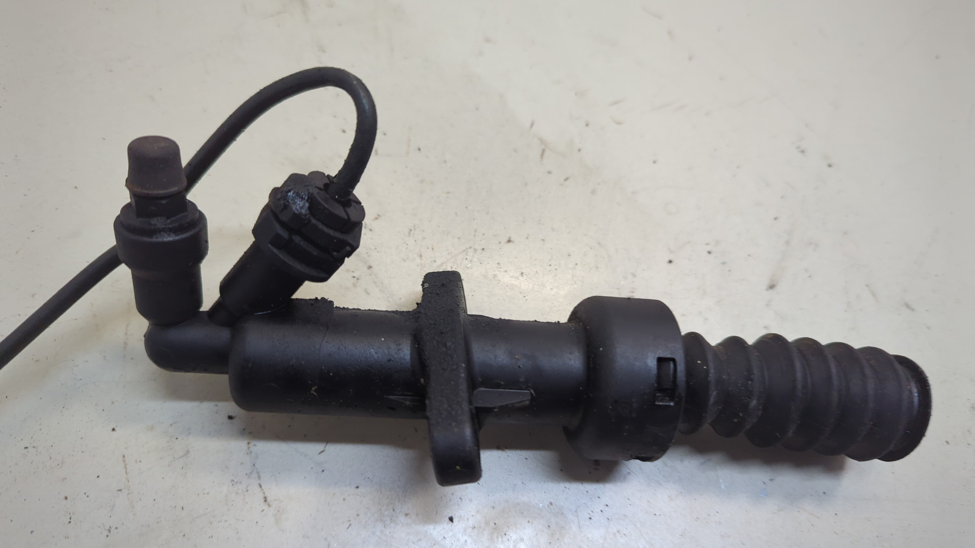 Цилиндр сцепления рабочий