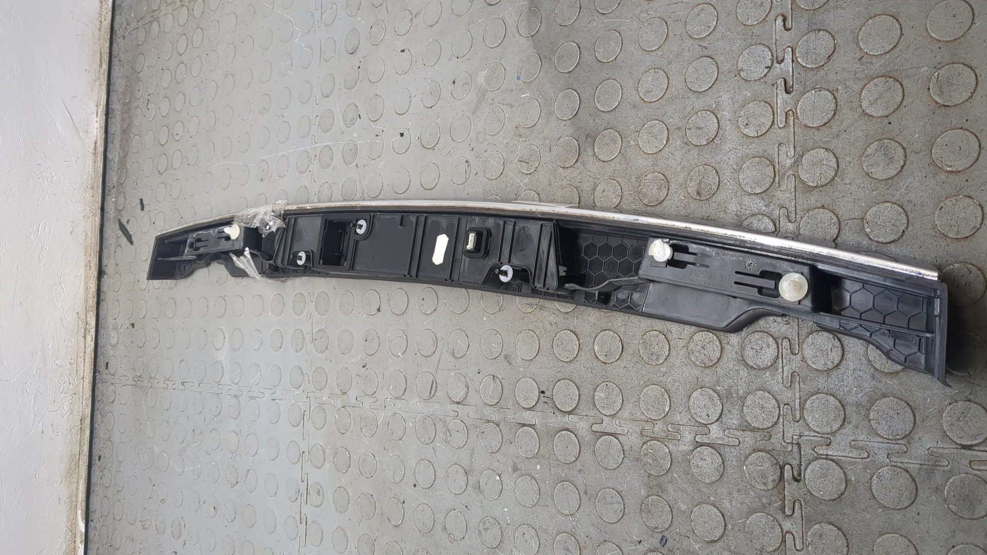 Фонарь подсветки номера