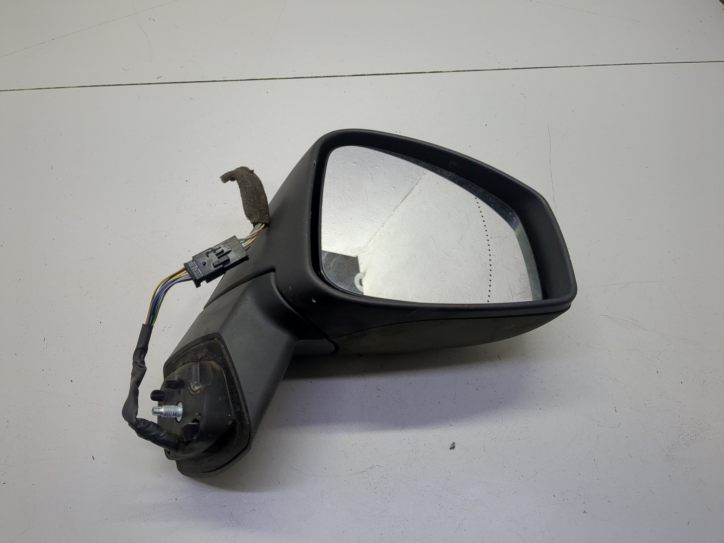 Зеркало правое электрическое