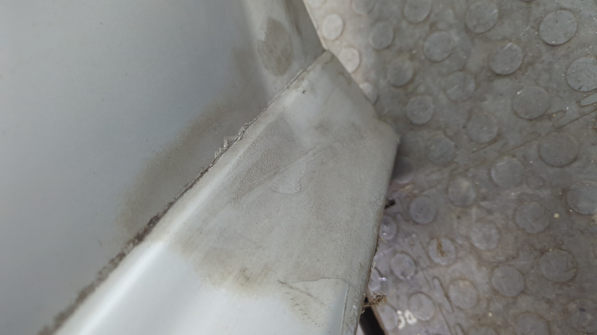 Бампер задний