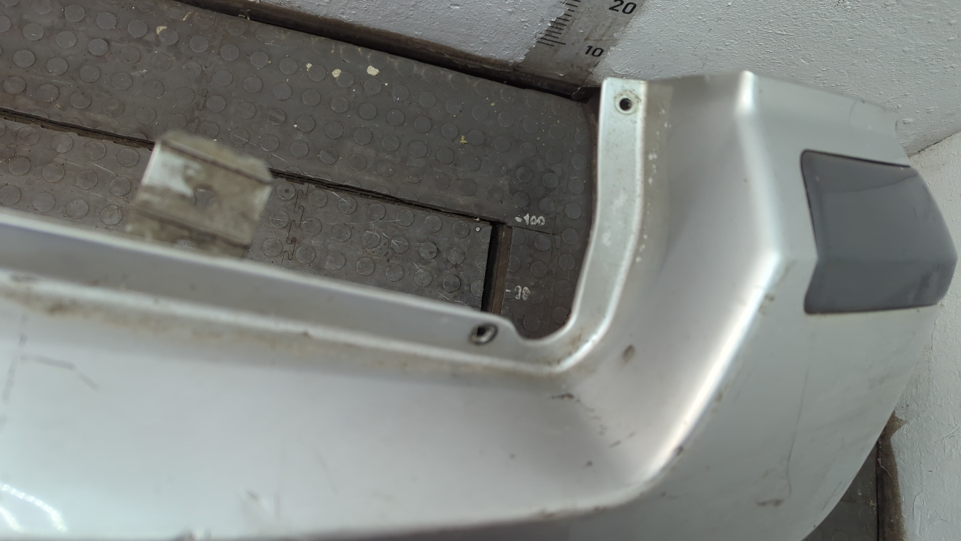 Бампер задний