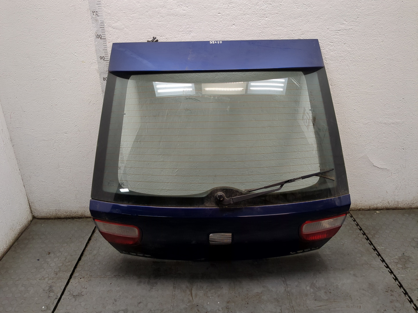 Дверь багажника