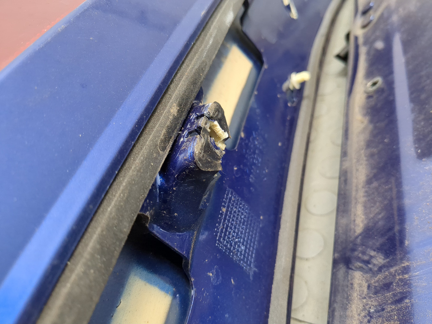 Дверь багажника