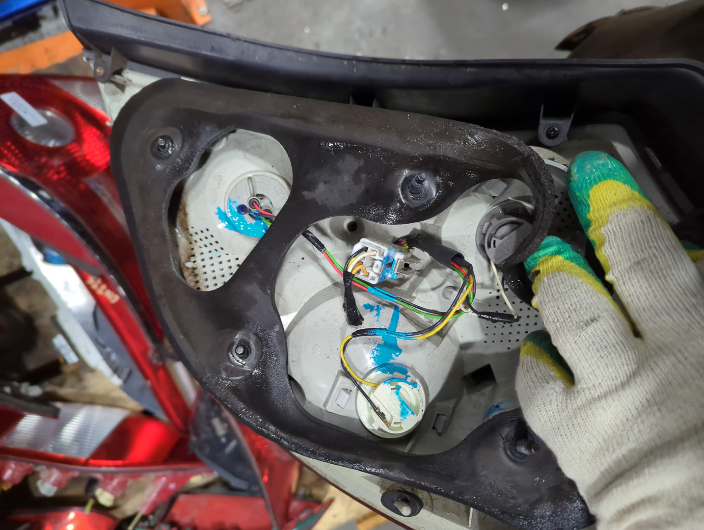 Фонарь задний левый