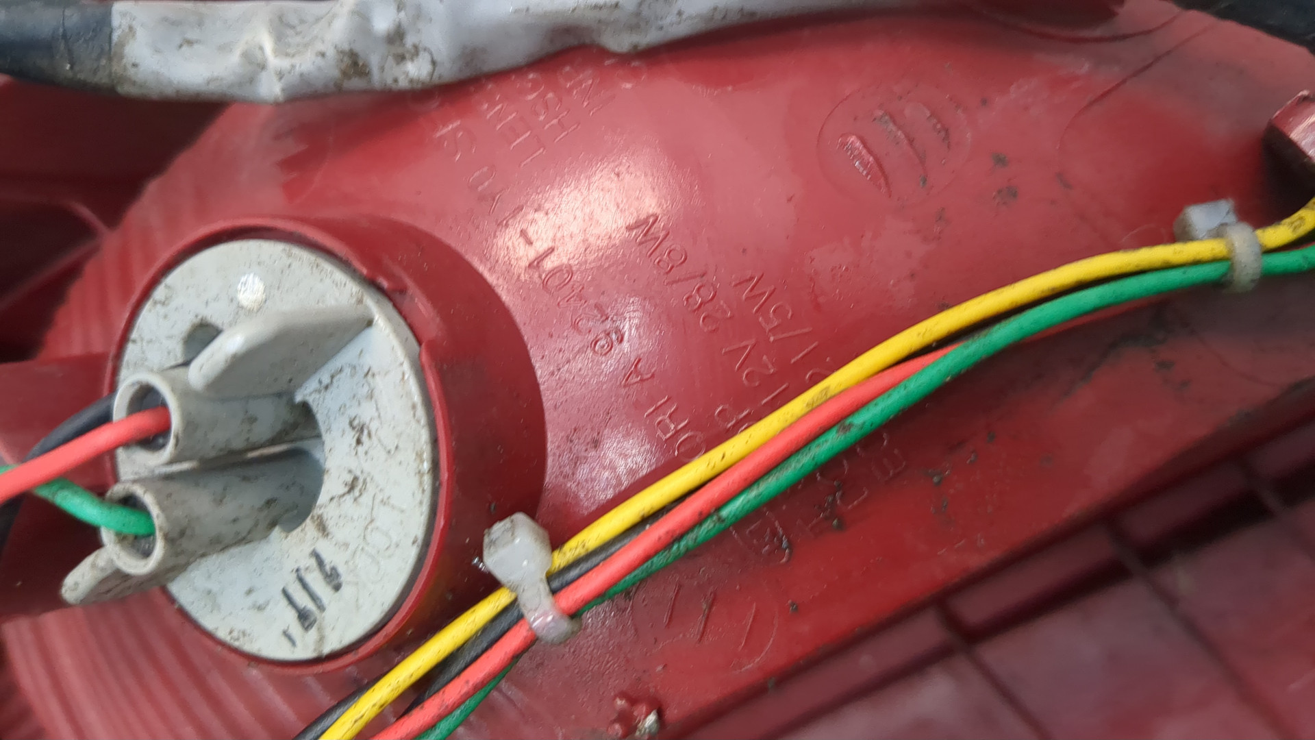 Фонарь задний левый