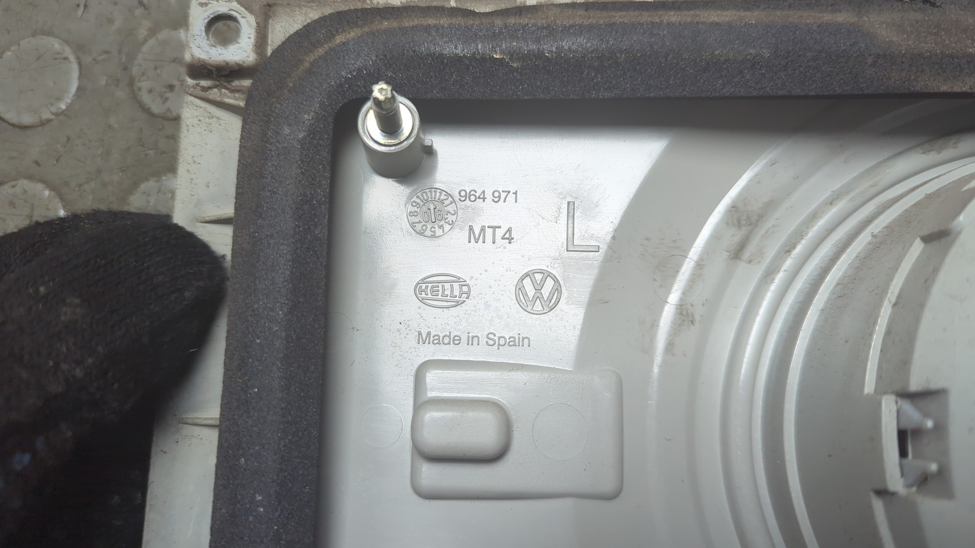 Фонарь задний внутренний левый