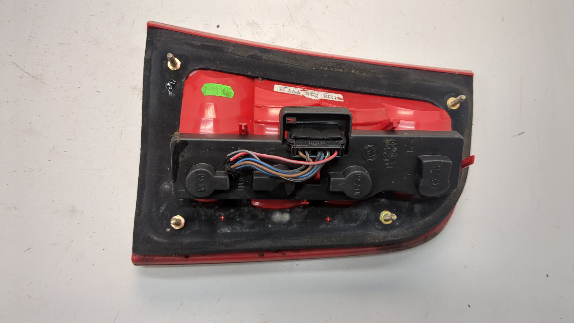 Фонарь задний левый