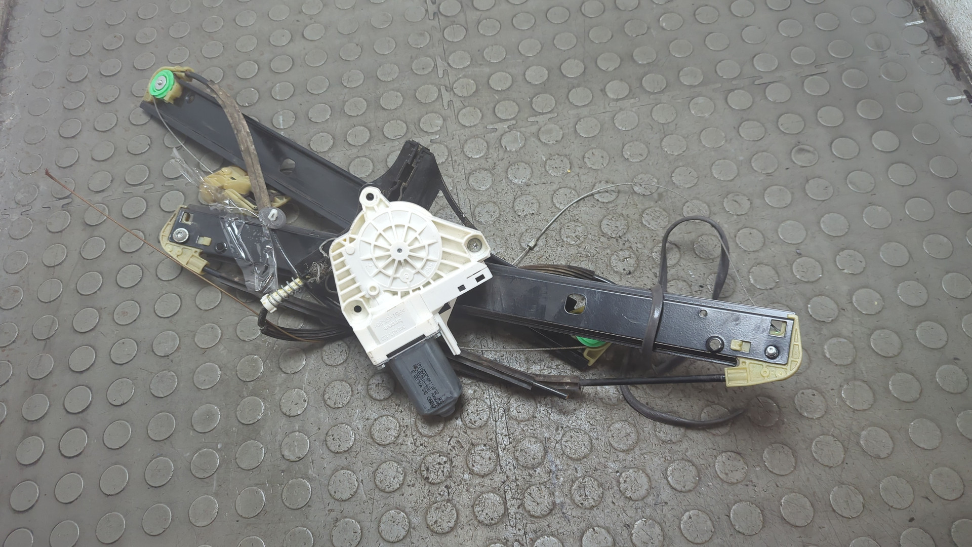 Стеклоподъемник электр. передний левый