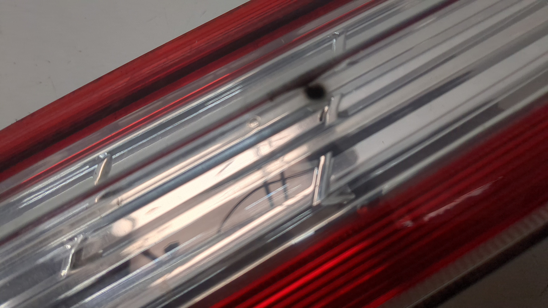 Фонарь задний левый