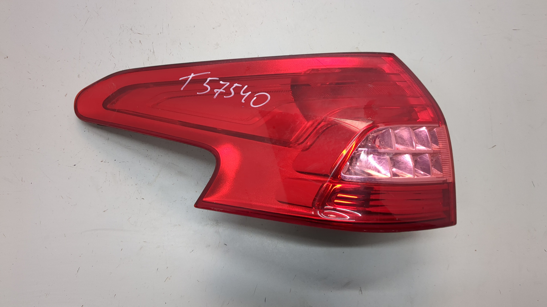 Фонарь задний левый