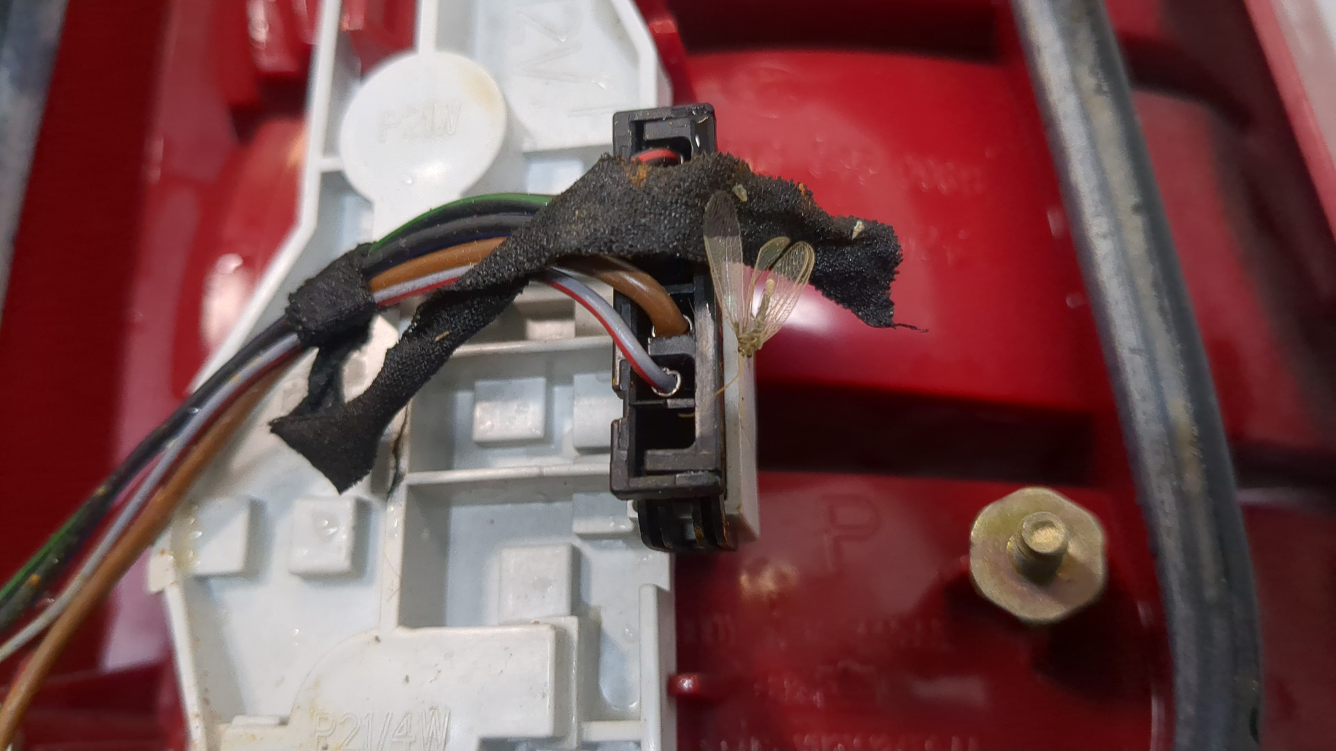 Фонарь задний правый