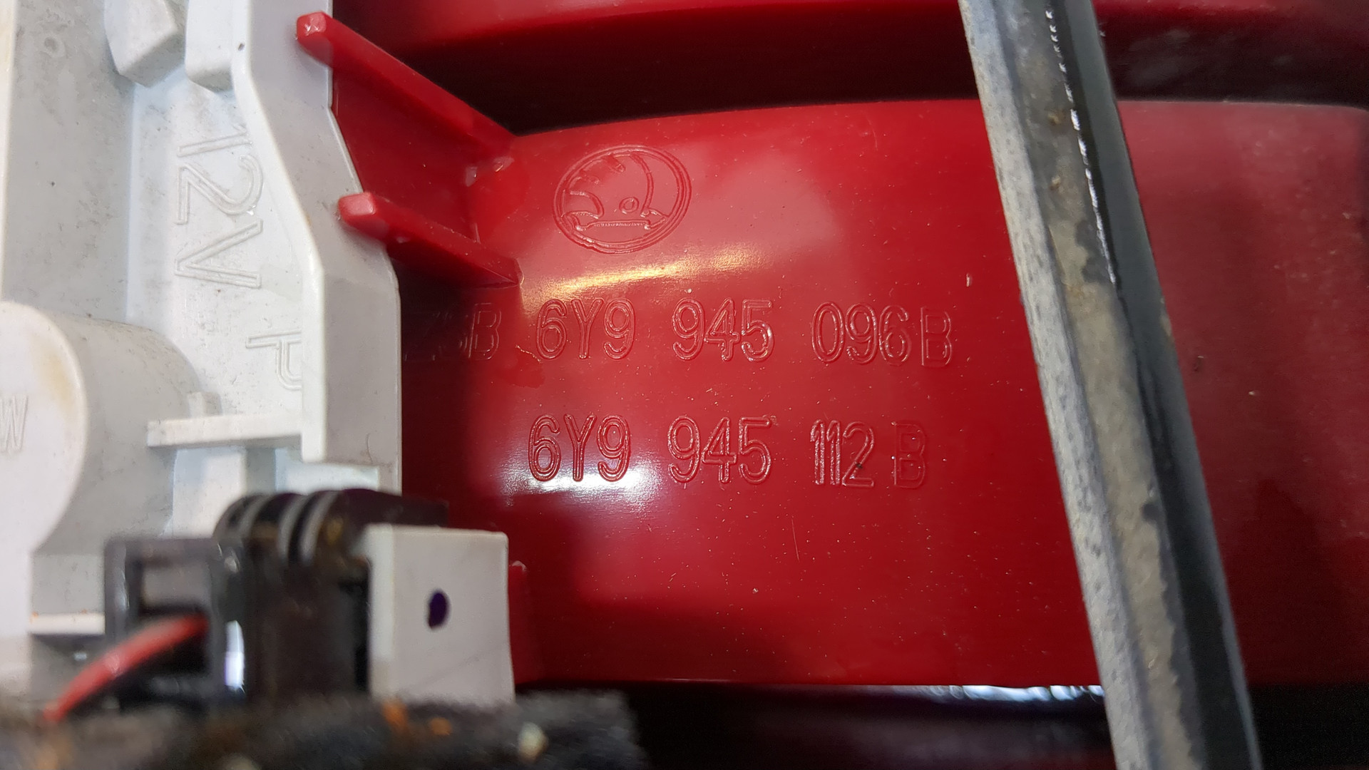 Фонарь задний правый