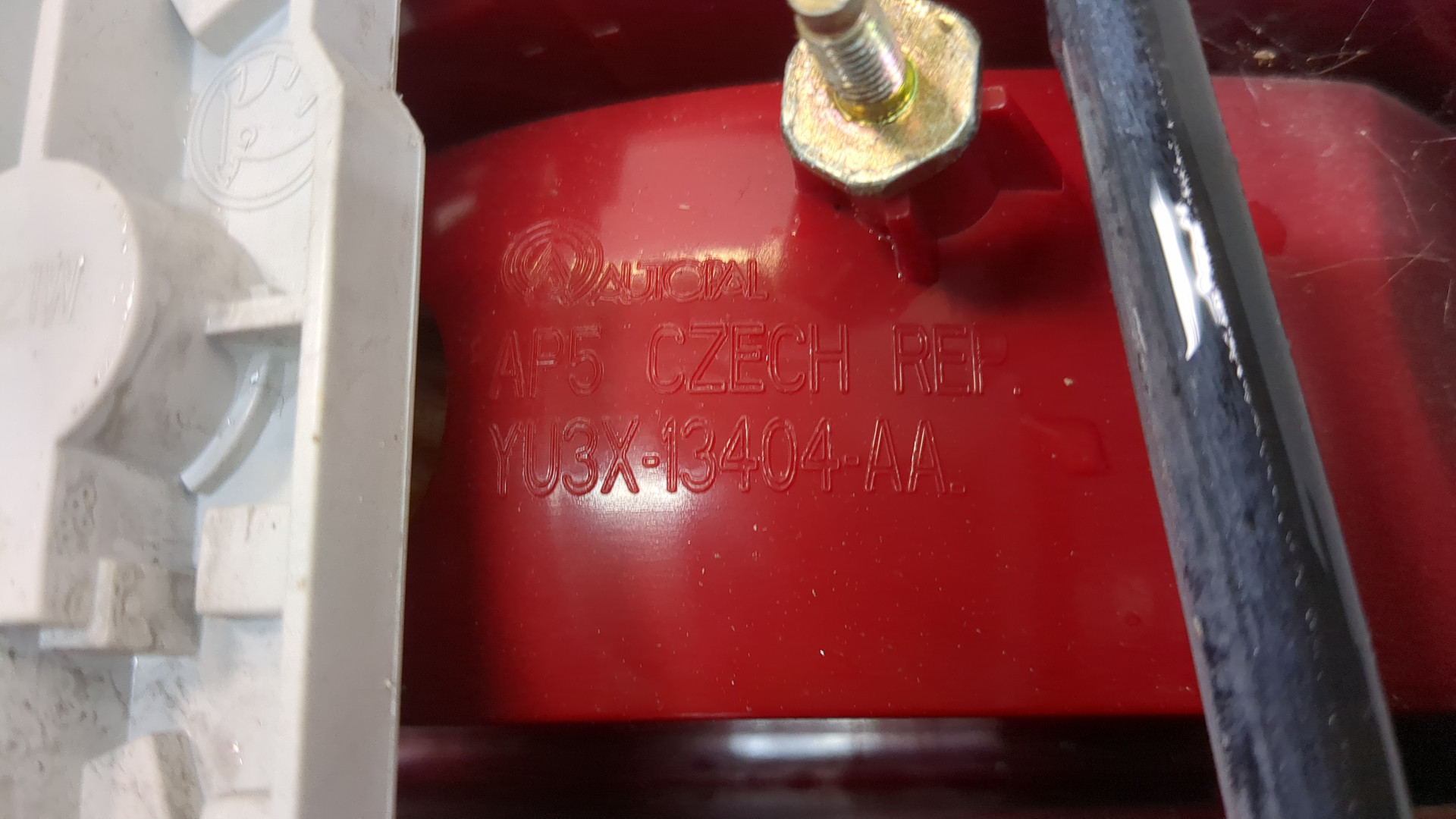 Фонарь задний правый