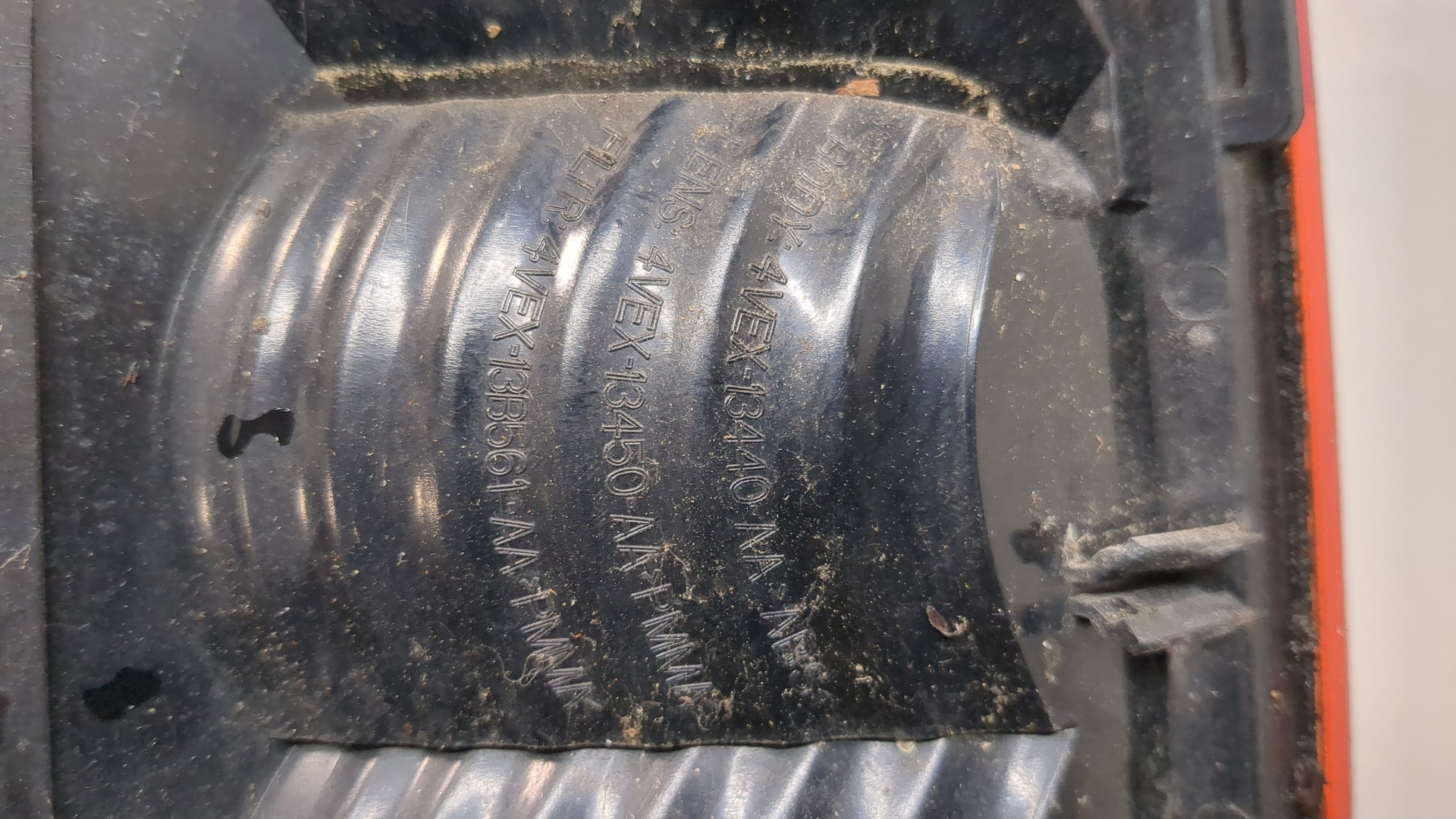 Фонарь задний правый