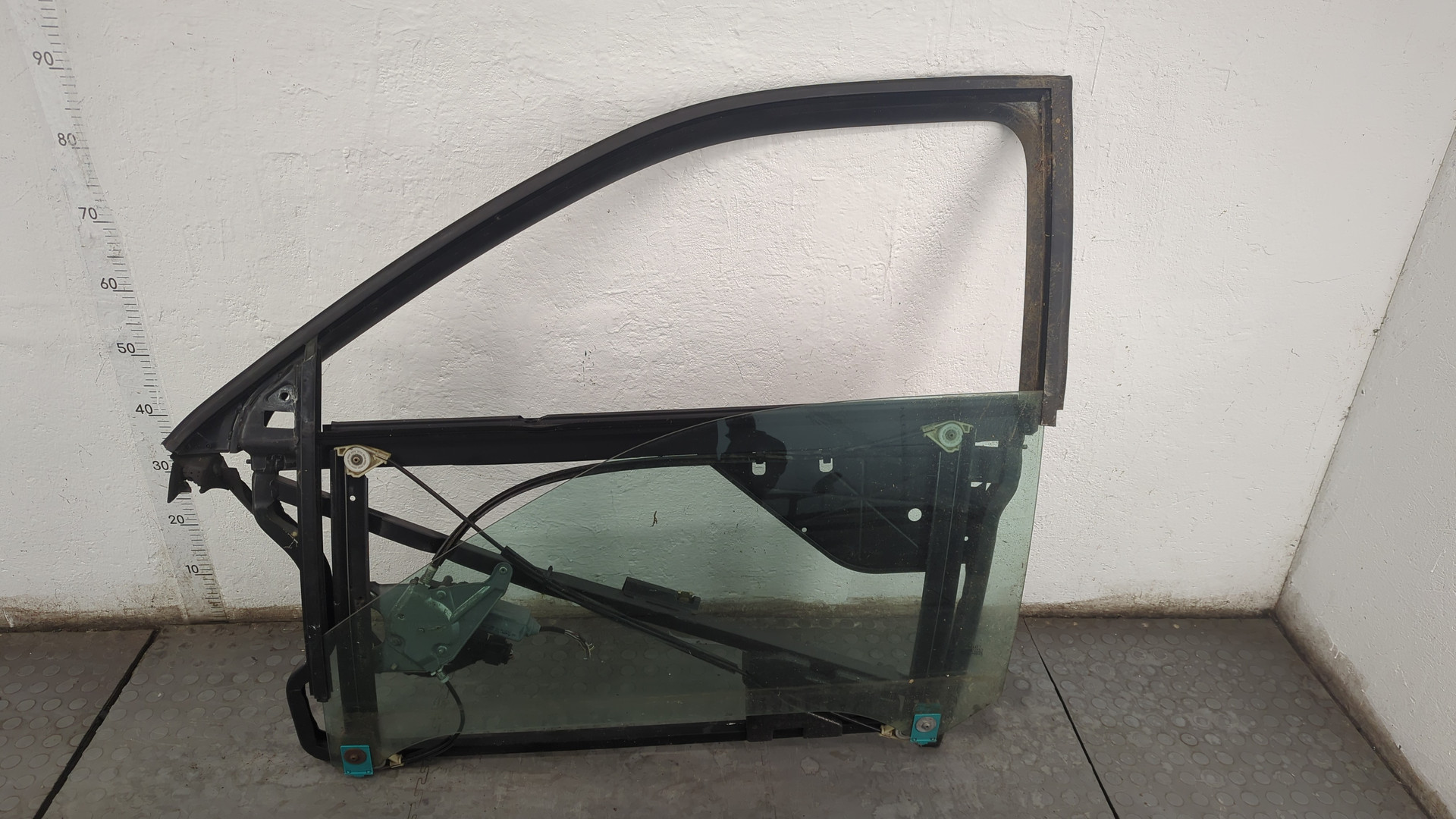 Стеклоподъемник электр. передний левый