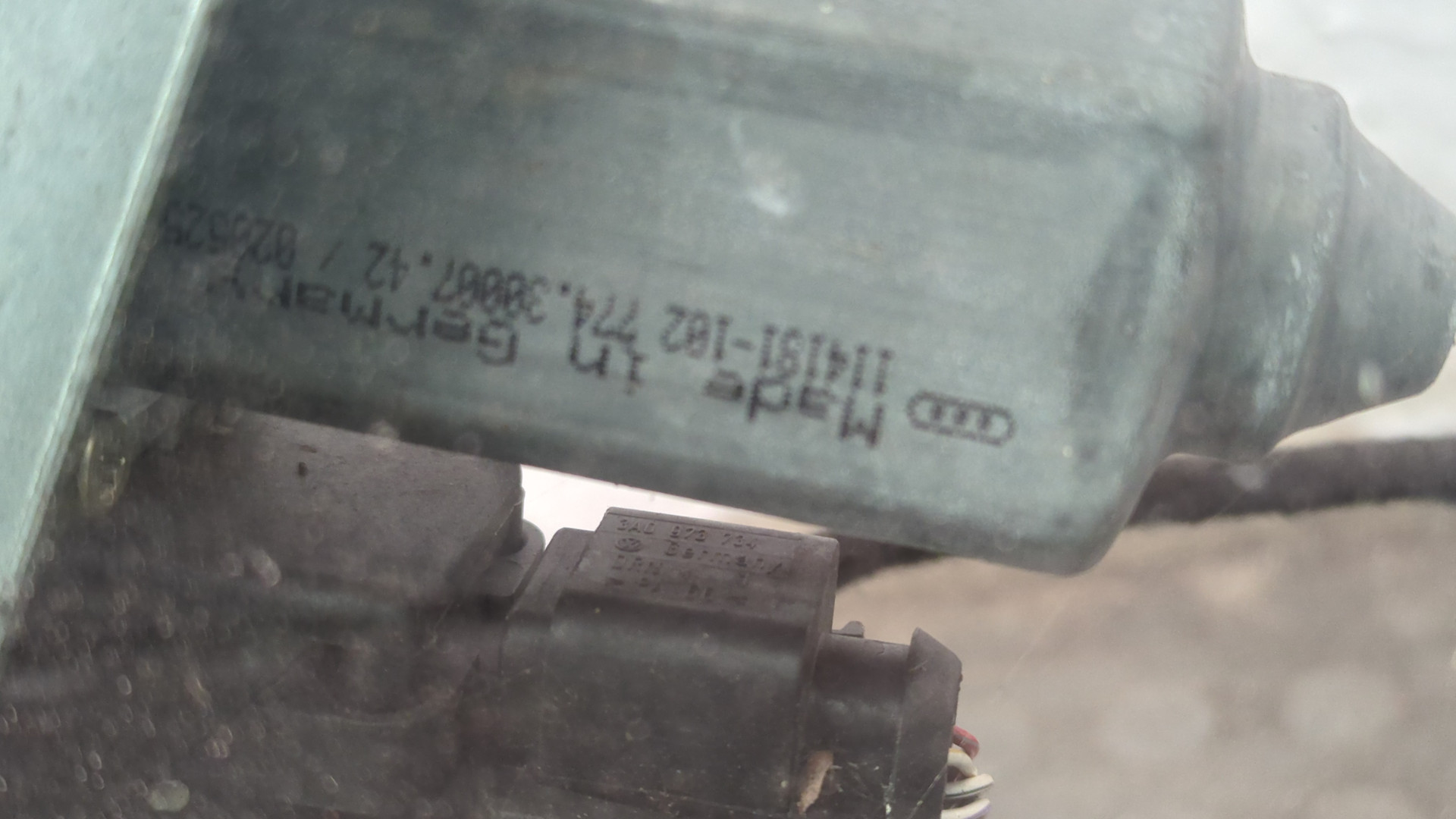 Стеклоподъемник электр. передний левый