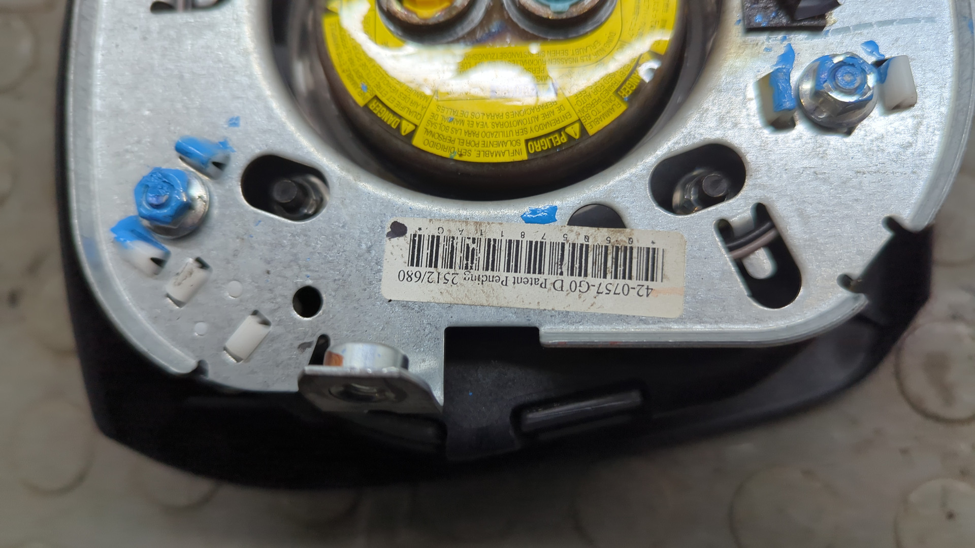 Подушка безопасности в рулевое колесо