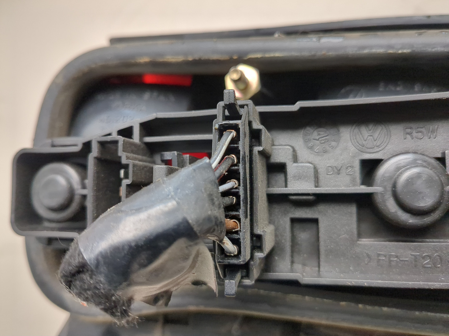 Фонарь задний левый