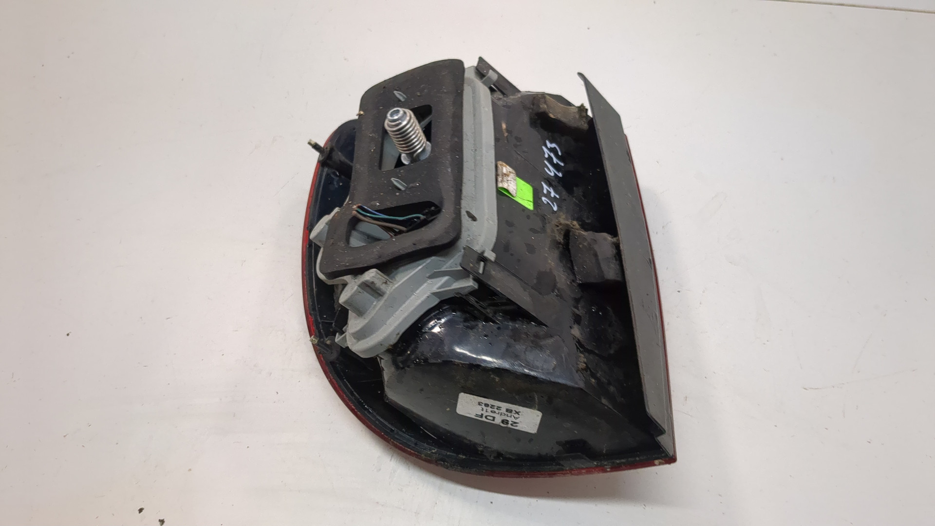 Фонарь задний правый