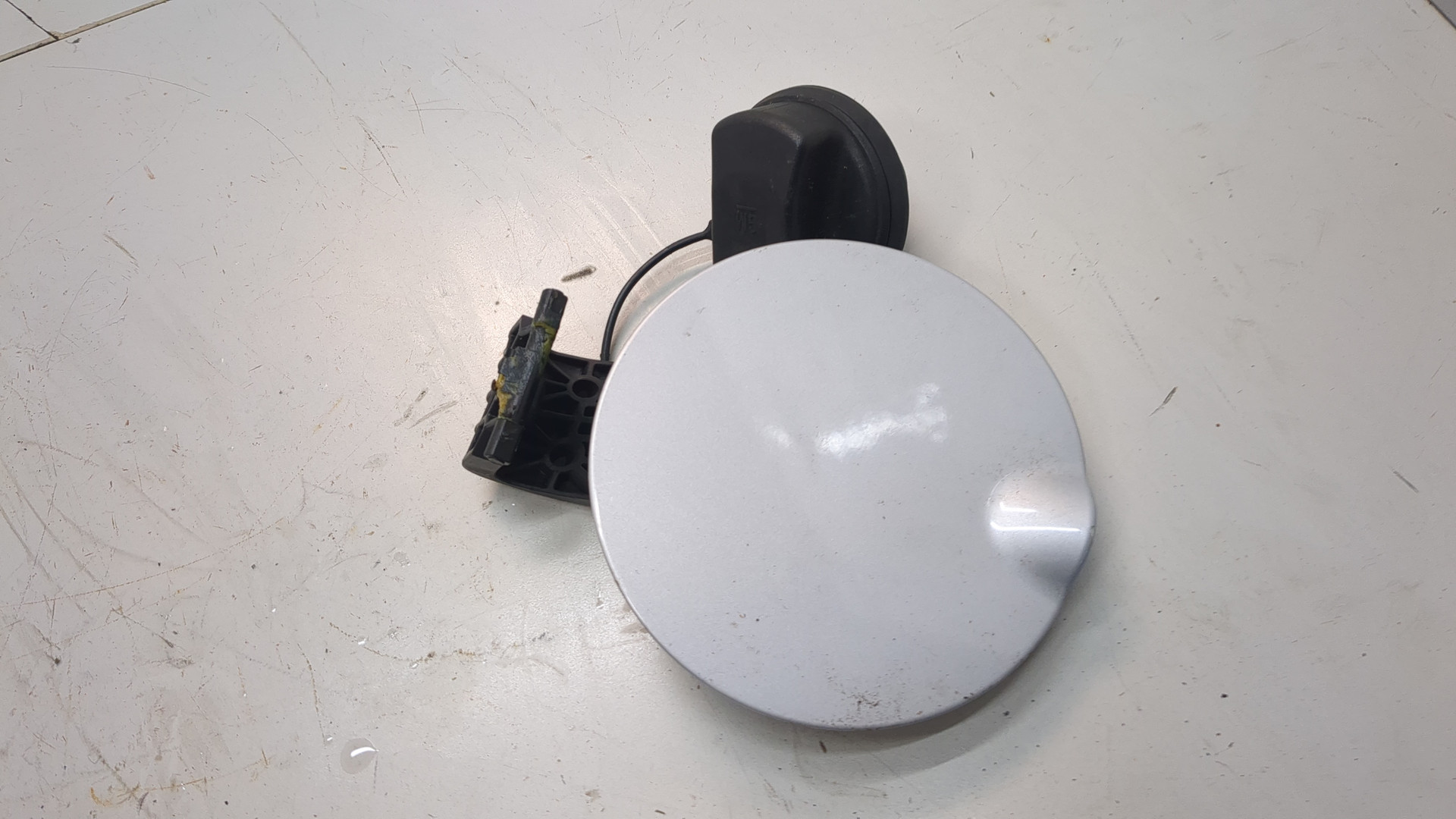 Лючок бензобака