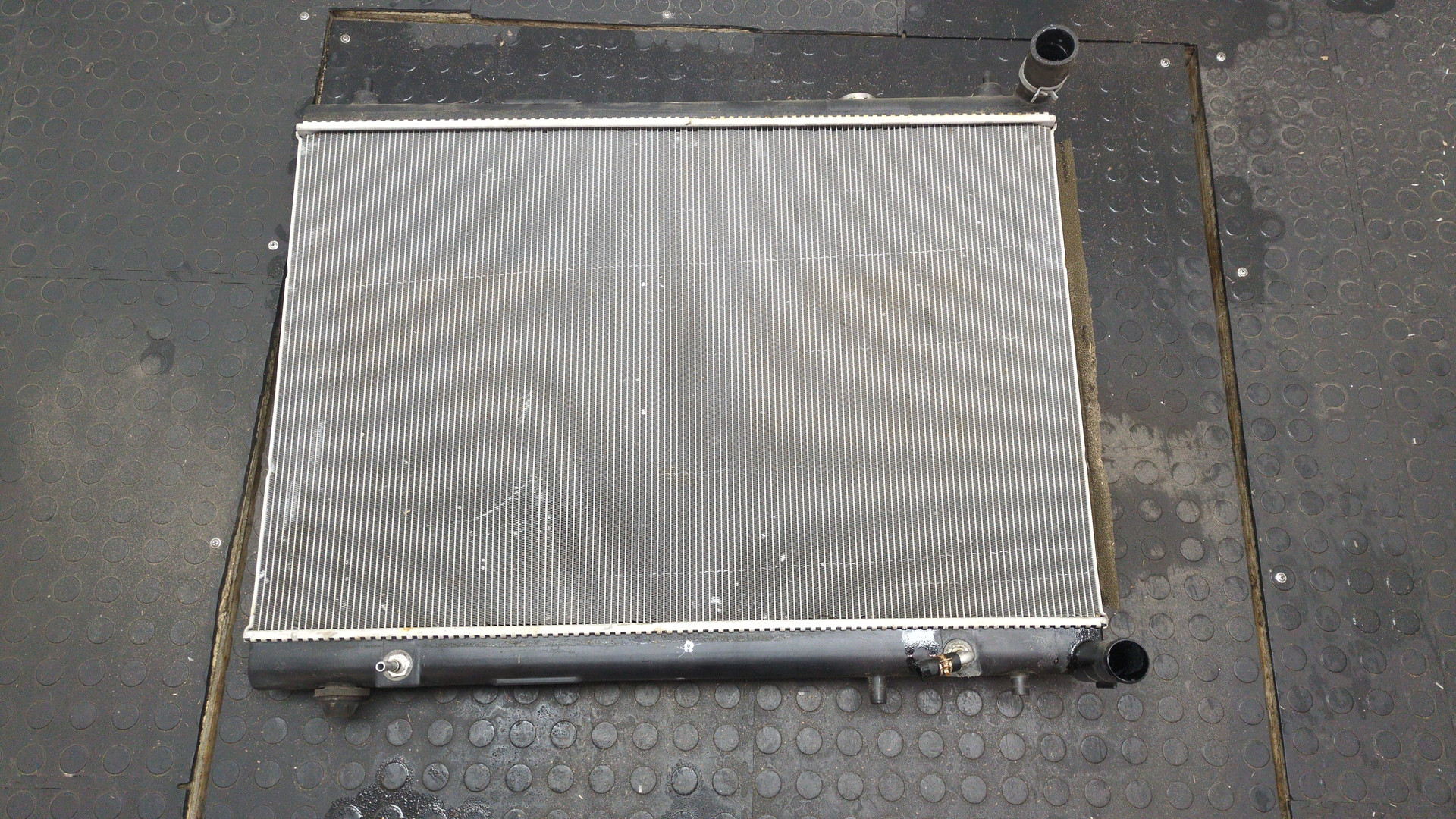 Радиатор охлаждения двигателя основной