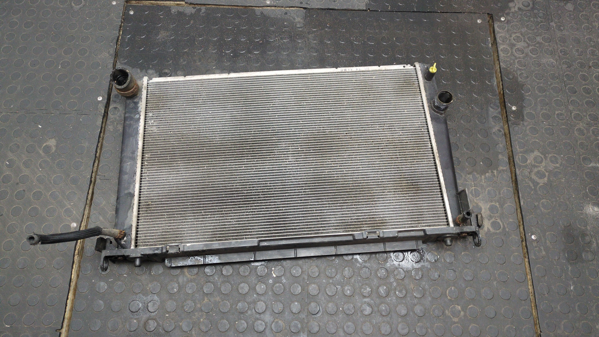 Радиатор охлаждения двигателя основной