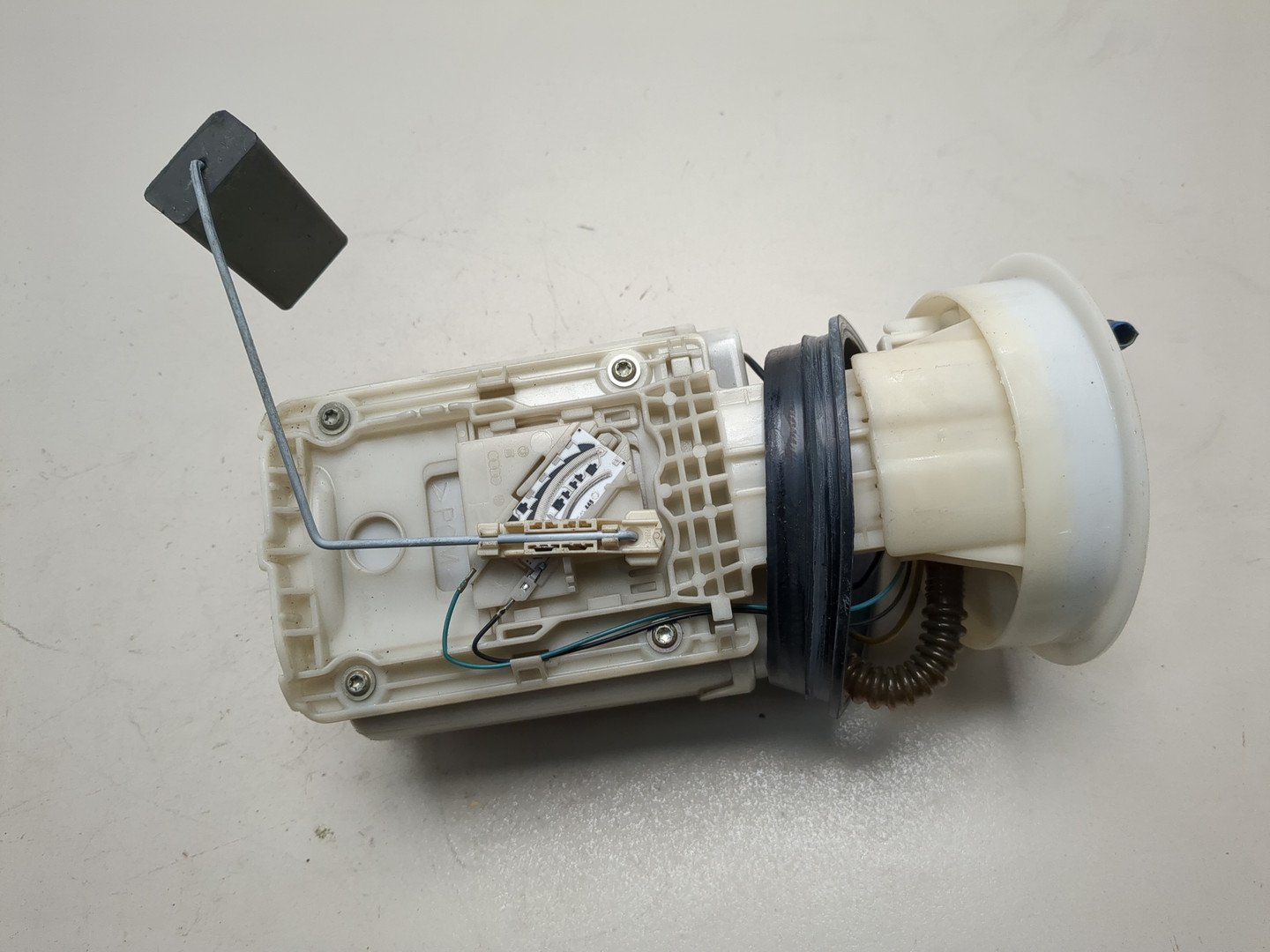 Насос топливный электрический